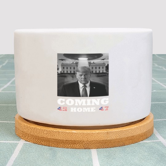Trump Coming Home with UFOs over the White House Plant Pots