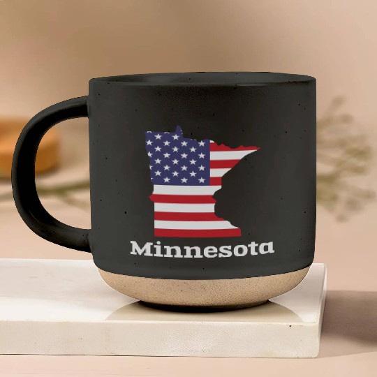 US Minnesota Map Design for proud Minnesotans Pottery Mugs
