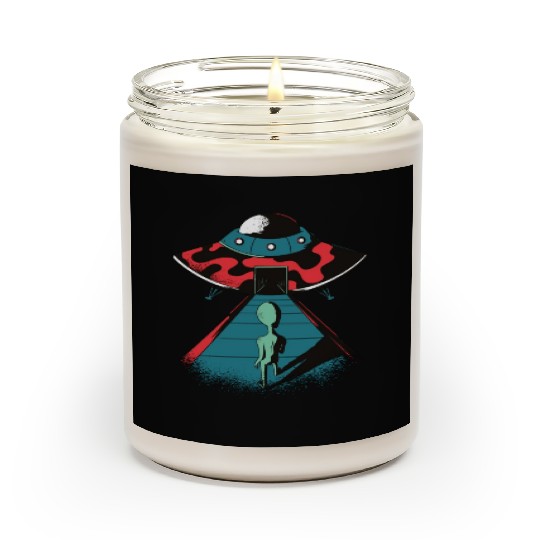 Alien walking to ship Alien walking to ship inspir Scented Candles