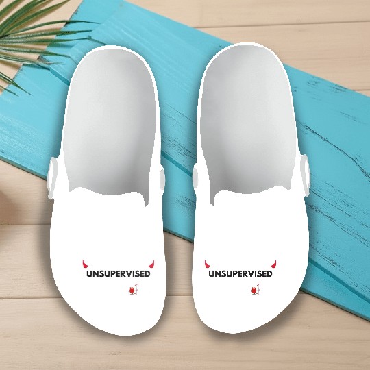 UNSUPERVISED MUM FUNNY CUTE DESIGN Slip On Clogs