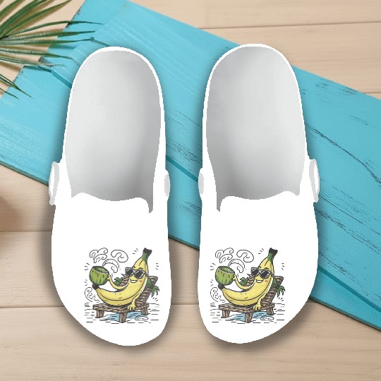 Tropical Paradise: Tranquil Beach Sunset Slip On Clogs