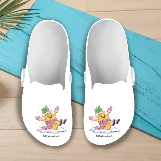 Chillin' pineapple style Slip On Clogs