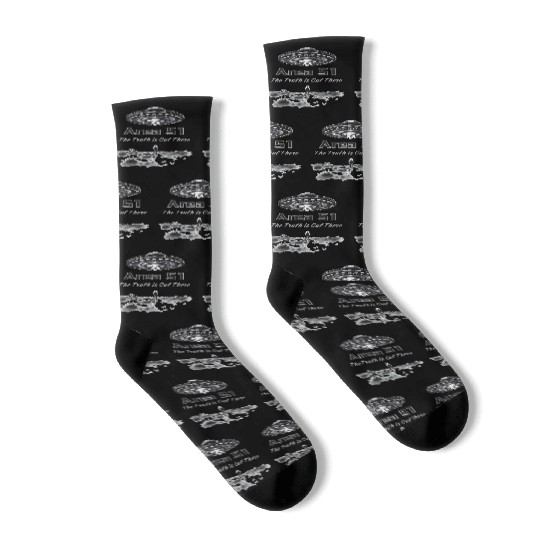 The Truth is Out There: Area 51 - Alien Invasion Socks
