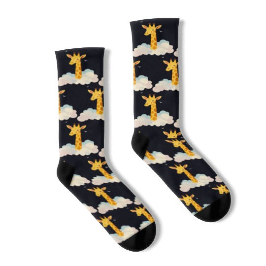Gentle Giraffe Above the Clouds – Dreamy Motif Socks