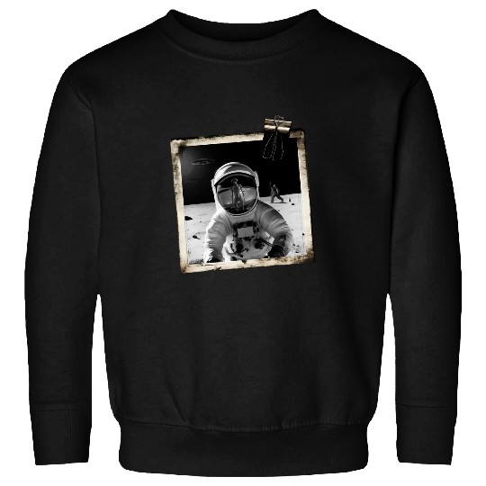 Astronaut Encounters Alien bigfoots UFO Conspiracy Theory Fun Sweatshirts