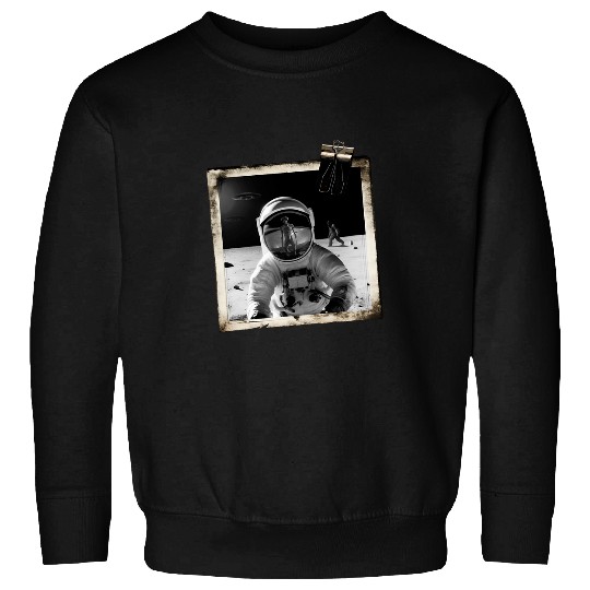 Astronaut Encounters Alien bigfoots UFO Conspiracy Theory Fun Sweatshirts