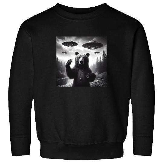 Grizzly Bear Outdoors Graphic Selfie with UFOs Wei Sweatshirts