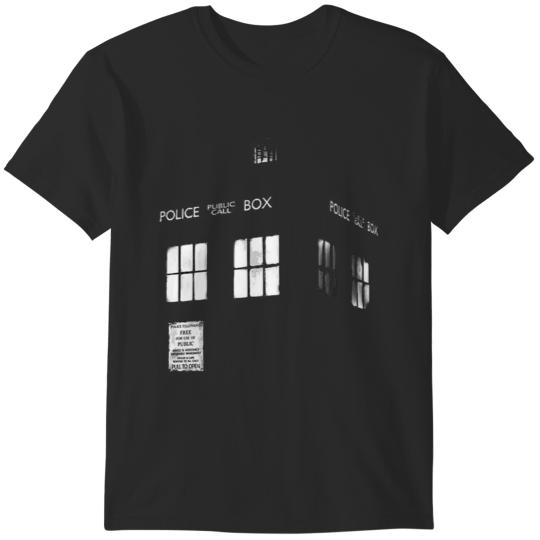 Tardis in the dark T-Shirts