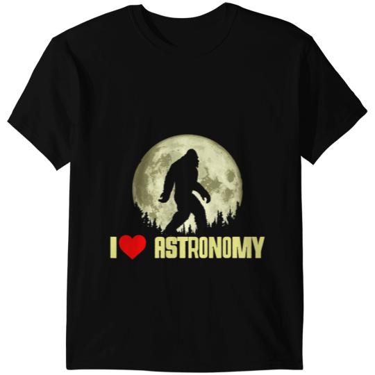 I Love Astronomy bigfoots Funny Full Moon Night Graphic T-Shirts