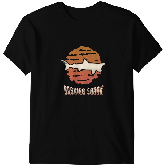 Ocean Shark Basking Shark vintages Retro Classic Animal Sunset T-Shirts