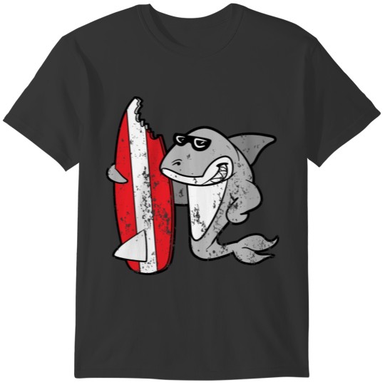 Retro Vintage Grunge Style Shark Surfing Surfer T-shirt