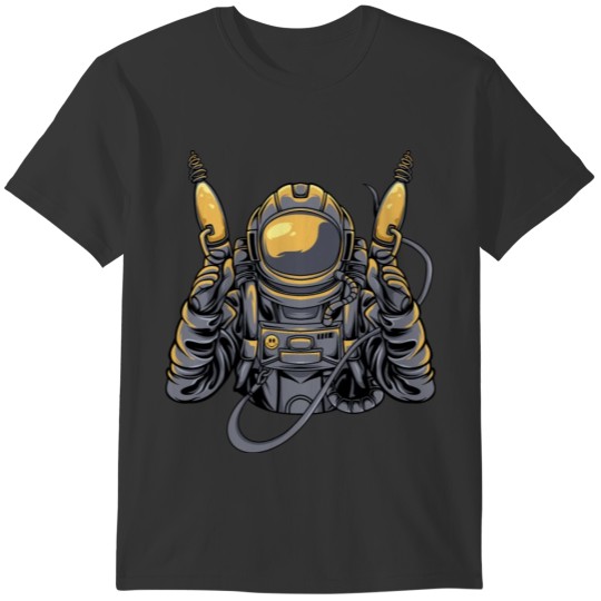 The Yellow Alien Hunter Holding Space Guns T-shirt
