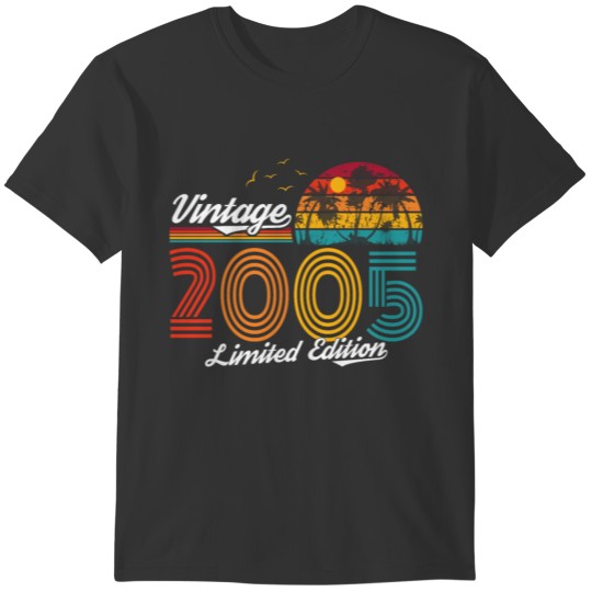2005 Vintage born in Retro age Birthday gift idea T-shirt