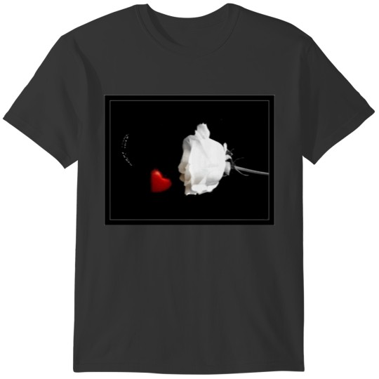 **HEART AND ROSE FOR HER** T-shirt