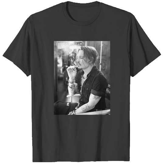 wallpaper johnny depp black and white T-Shirts