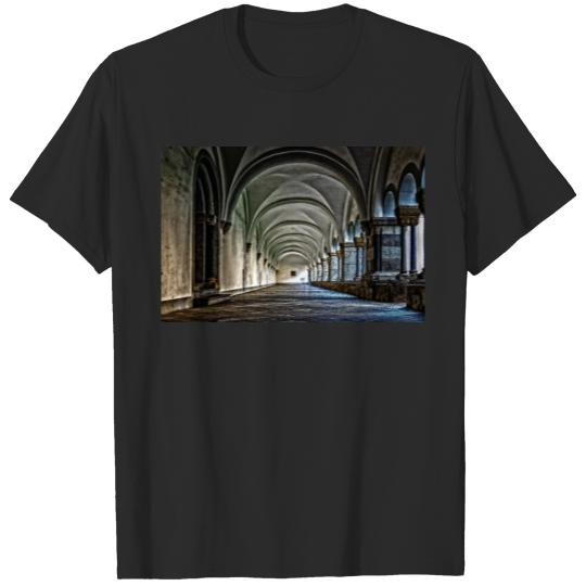 Discover Cathedrale T-shirt