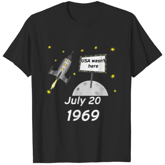 Discover Apollo 11 50 years anniversary moon landing space T-shirt