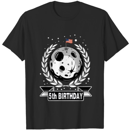 Discover 5th Birthday Present Astronaut 5 Years Gift T-shirt