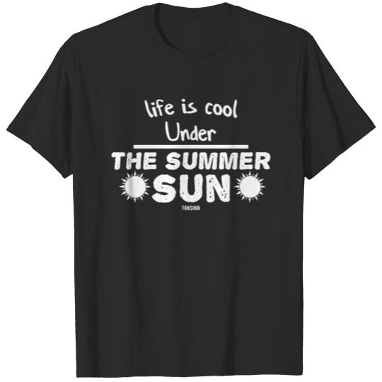 Discover Summer sun holiday sea beach gift T-shirt