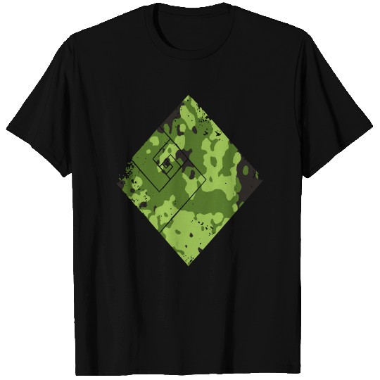 Square camouflage pattern T-shirt