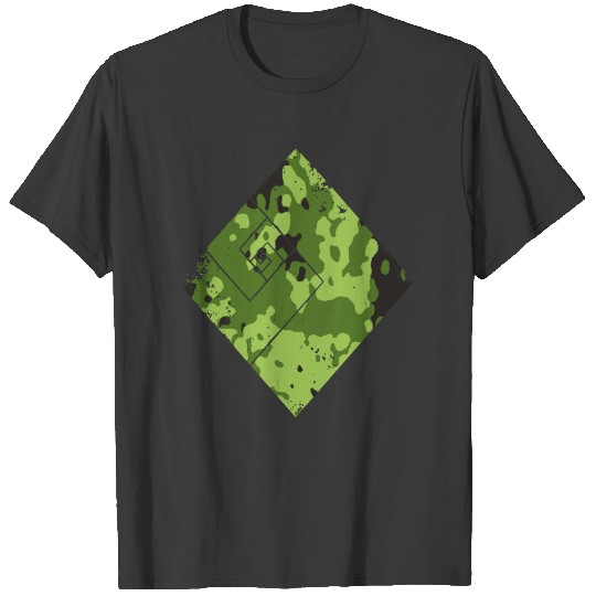 Square camouflage pattern T-shirt