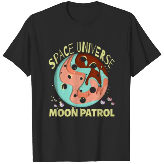 Discover spaces moon patrol arcade! T-shirt