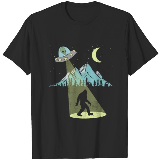 Discover Bigfoot Ufo Abduction Moon Mountain Alien Vintage T-shirt