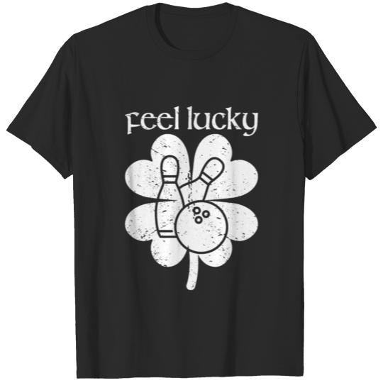 Discover Feel Lucky Funny St Patricks Day Bowler Shamrock T-shirt