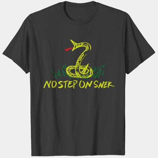 Funny Patriotic No Step On Snek Hand Drawn Gadsden T-shirt