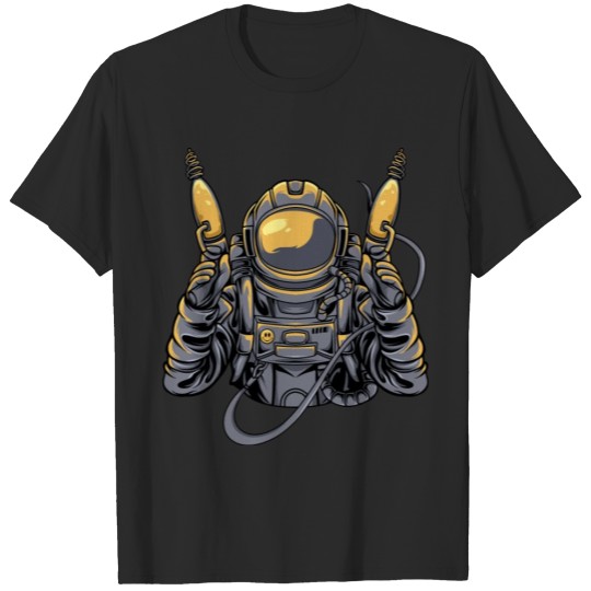 The Yellow Alien Hunter Holding Space Guns T-shirt
