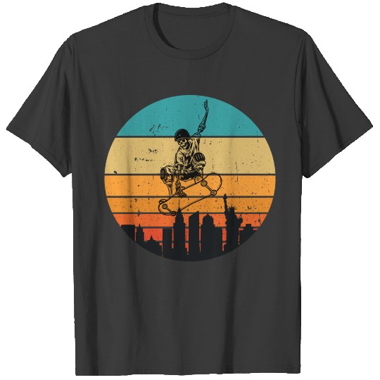 Skateboard Skeleton New York Skyline Gift T-shirt