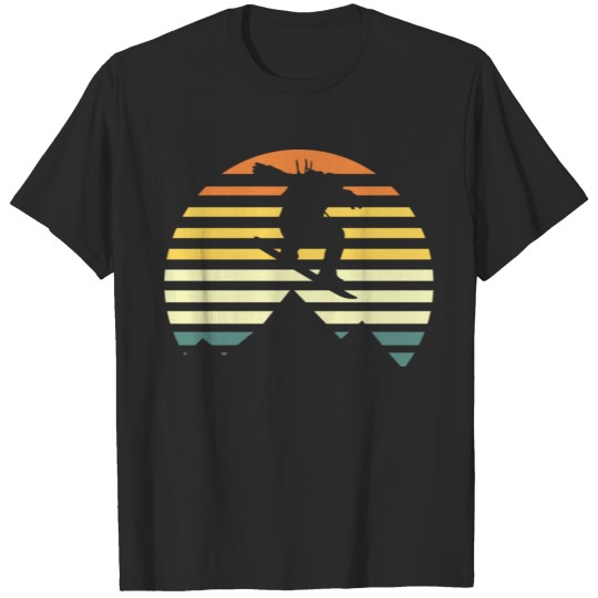 Discover Retro Snowboarding Freestyle Jump Mountains T-shirt