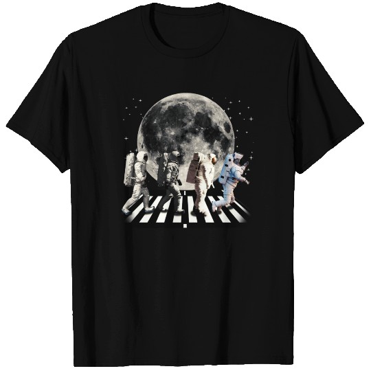 Astronauts Walking in Space to Occupy Mars Astrona T-shirt