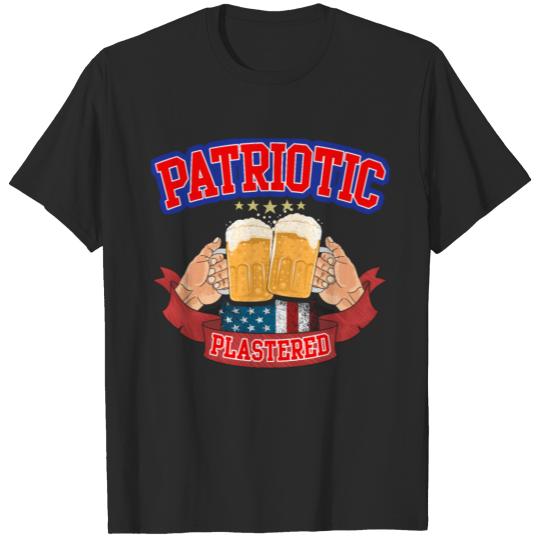 Discover Patriotic Plastered Beer Mugs Cheers Fun Gift T-shirt