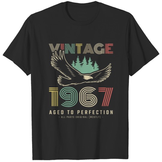 Discover 1967 Vintage born in Retro age Birthday gift idea T-shirt