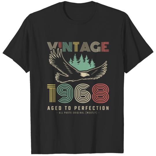 Discover 1968 Vintage born in Retro age Birthday gift idea T-shirt