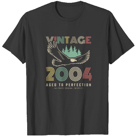 Discover 2004 Vintage born in Retro age Birthday gift idea T-shirt