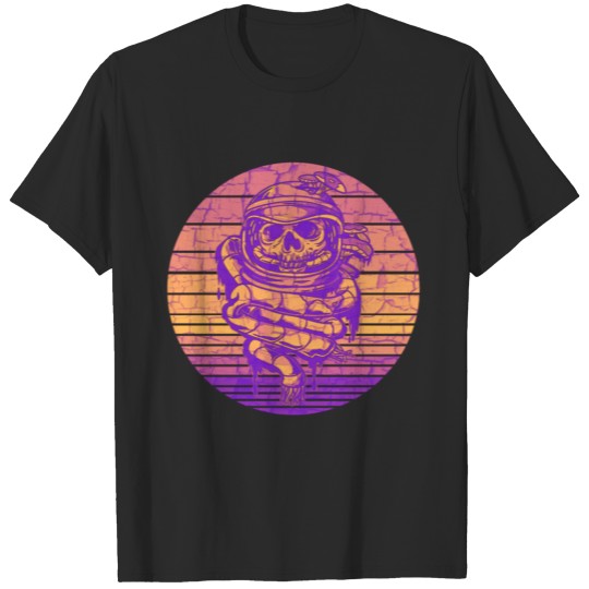 Discover Astronaut Skull Helmet Halloween tangled T-shirt