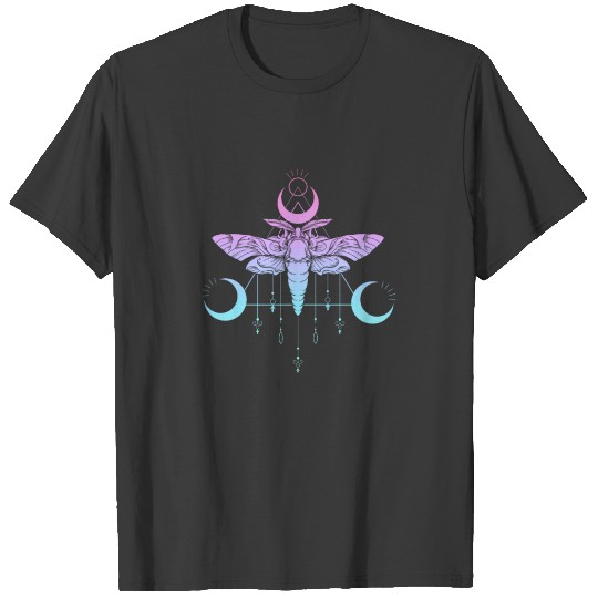 Discover Pastel Goth Moon Kawaii Aesthetic Moth T-shirt
