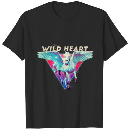 Discover Wild Heart Flying Horse Retro a Winged Horse T-shirt