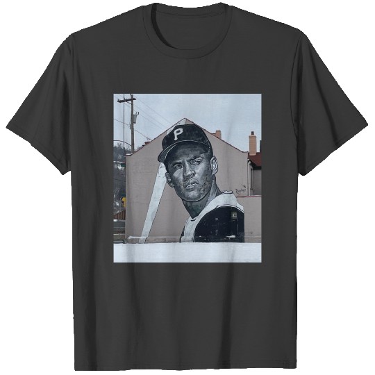 Roberto Clemente Baseball Player Street Art Sports T-shirt