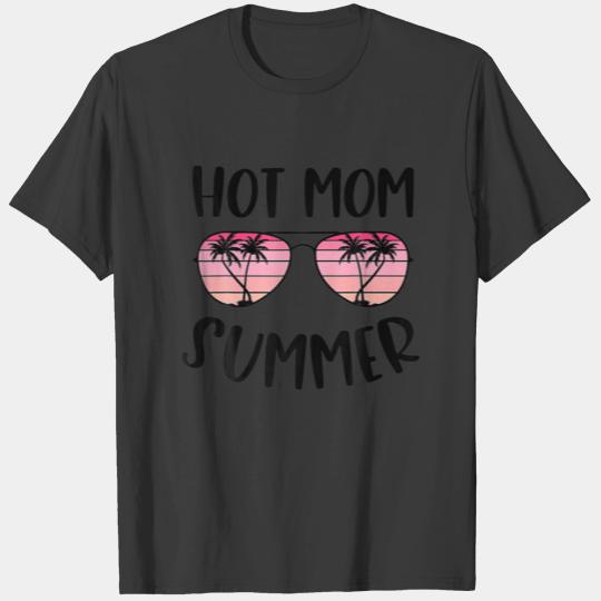 Hot Mom Summer Beach Vacation Mom Aviator Sunglass T-shirt