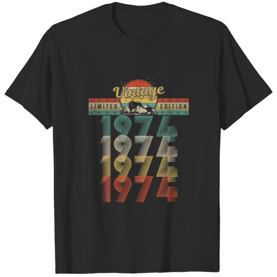 Discover Birthday Born 1974 Retro Vintage Year Of Birth 197 T-shirt