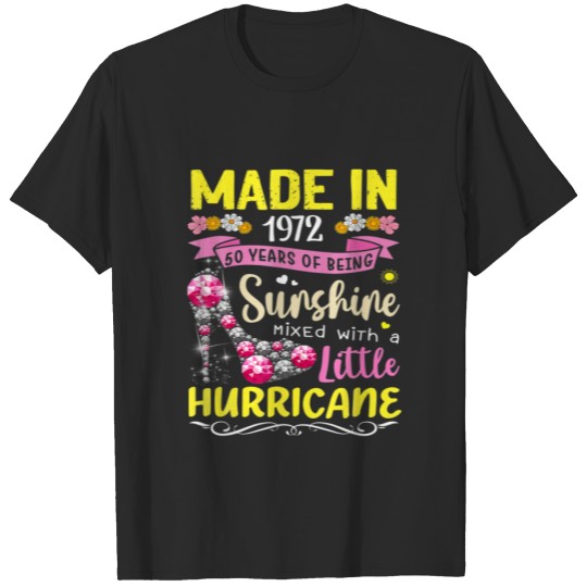 Made In 1972 50 Year Old Gift 50Th Birthday Girl Q T-shirt