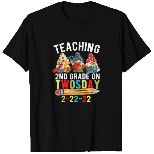 Gnomes Teaching On 2Nd Grade On Twosday 2-22-22 Fe T-shirt