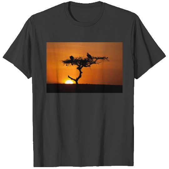 Discover Sunrise at the Masai Mara, Kenya T-shirt