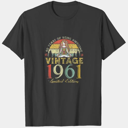 Womens Vintage 1961 Sunset 60 Years Old Witch 60Th T-shirt