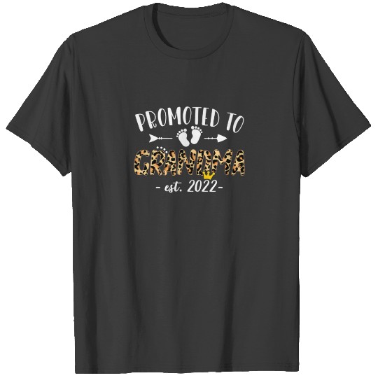 Promoted To Grandma 2022 Grandmother Leopard Print T-shirt