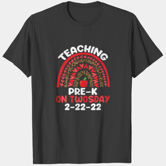 Teaching Pre-K On Twosday 2/22/2022 Funny School T T-shirt