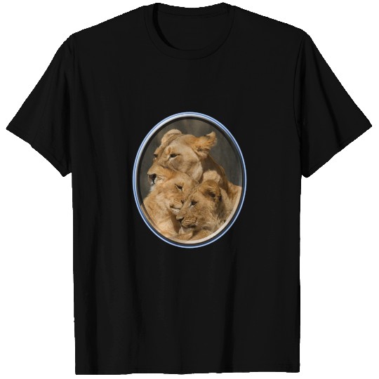 Lioness and cubs T-shirt